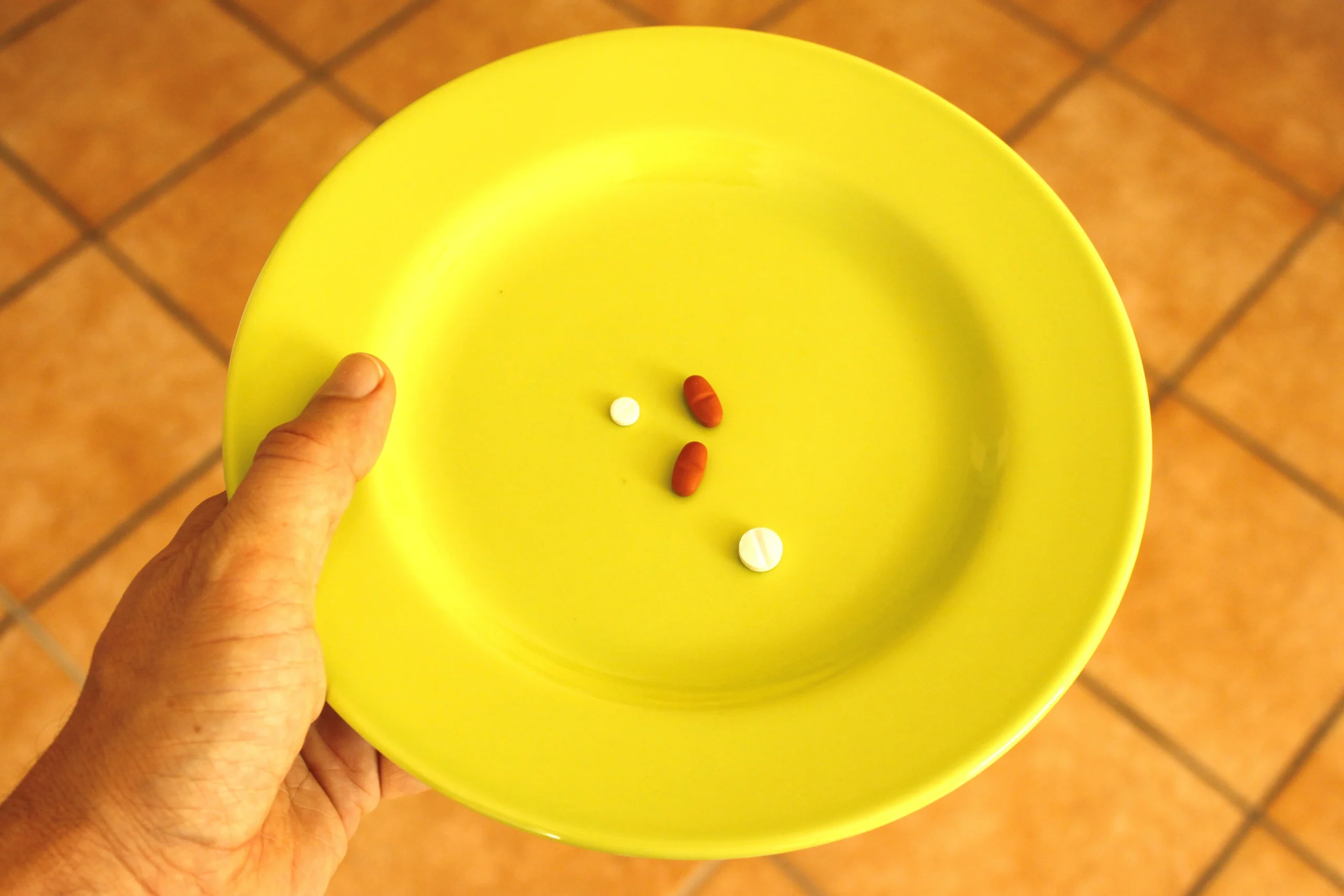 Grafika do interaktywnej zabawy Czy paracetamol można łączyć z ibuprofenem